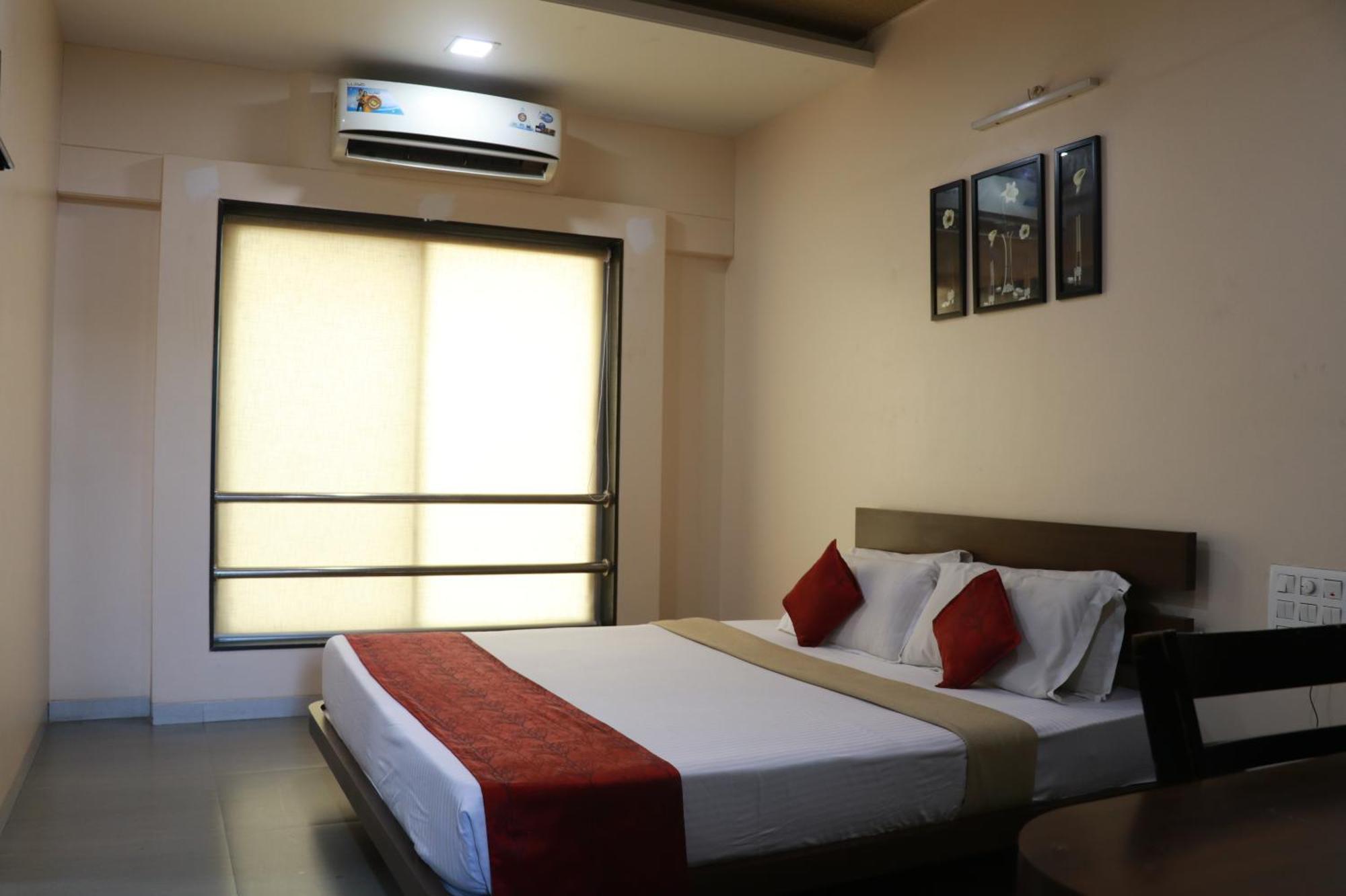 Hotel Yash Executive Aurangabad  Exteriör bild